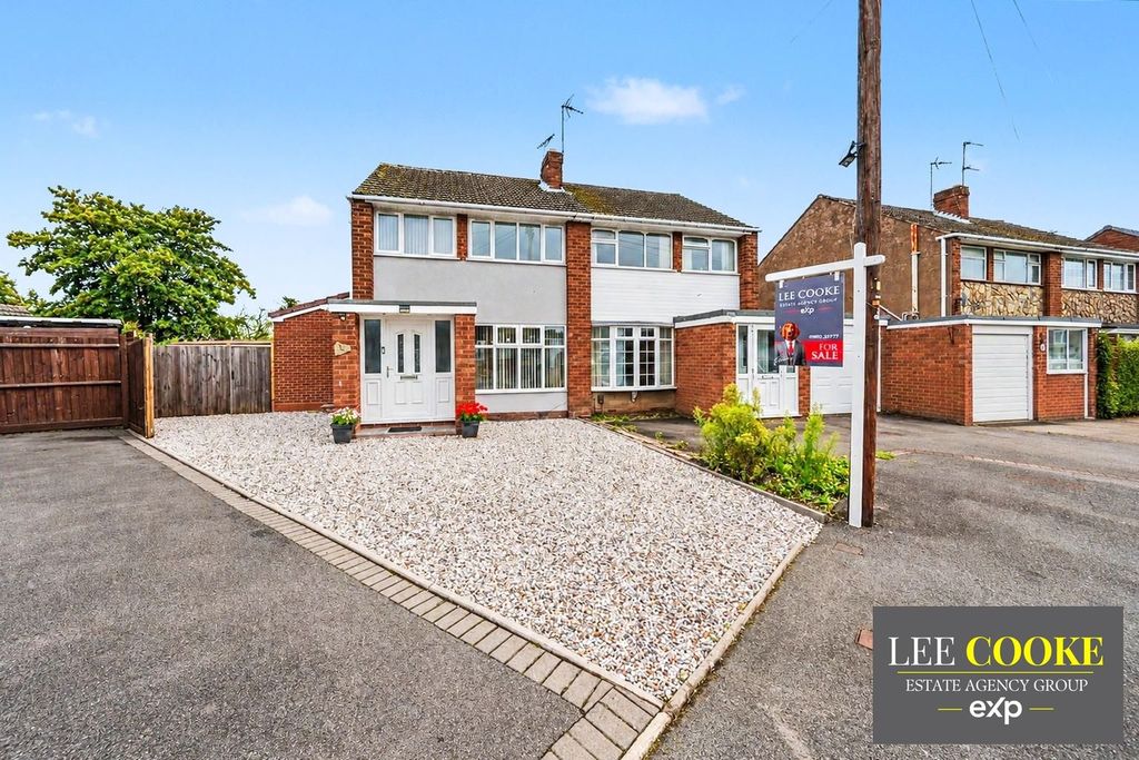 Property photo 1 of 42