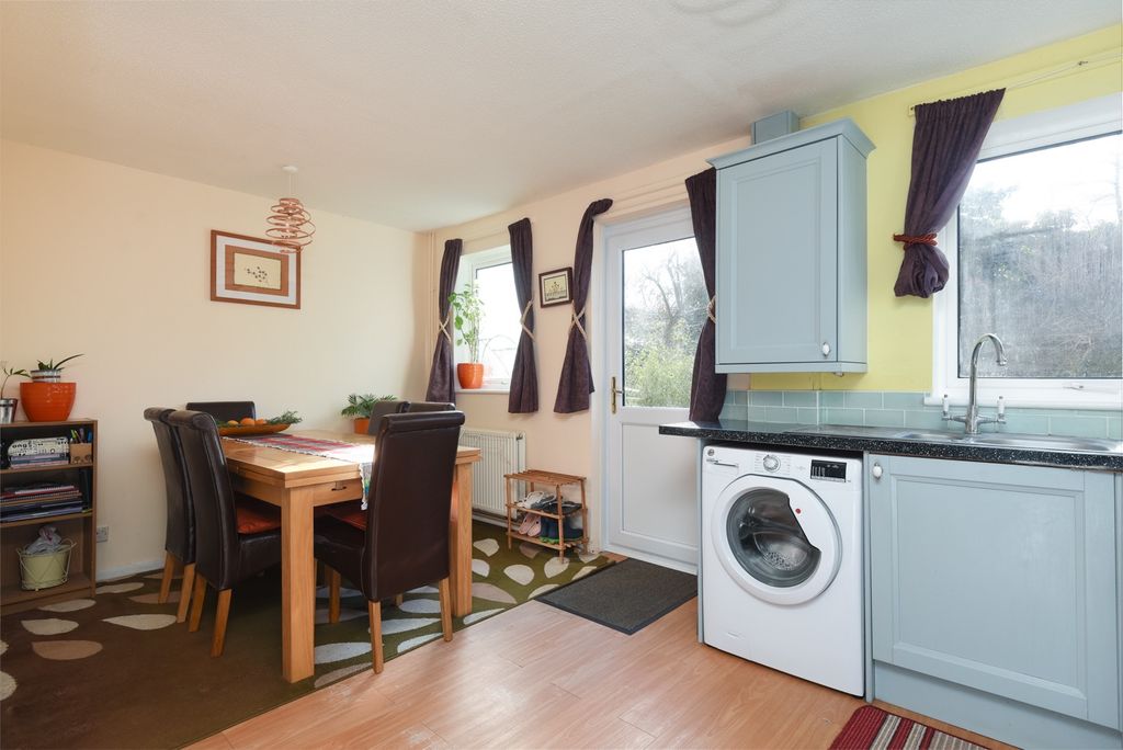 Property photo 3 of 20 48018412