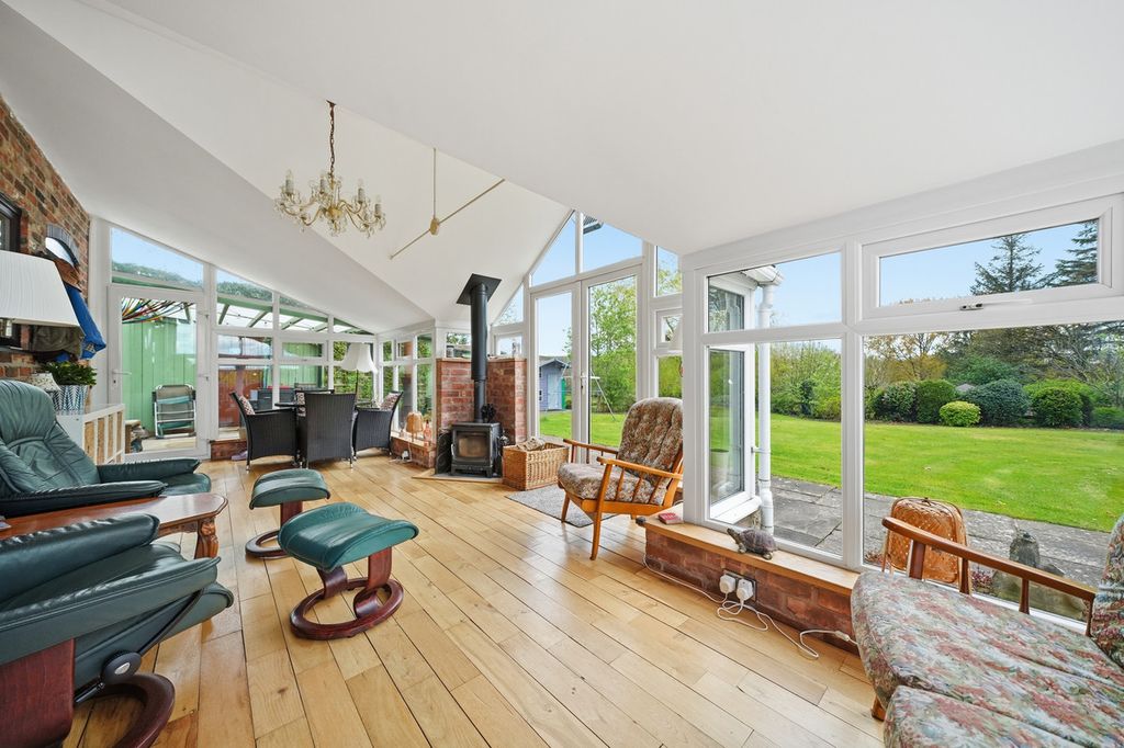 Property photo 2 of 28