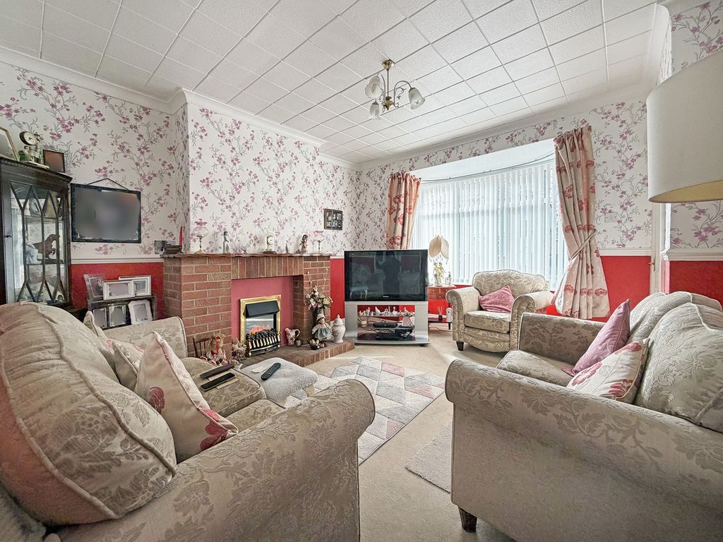 Property photo 2 of 26