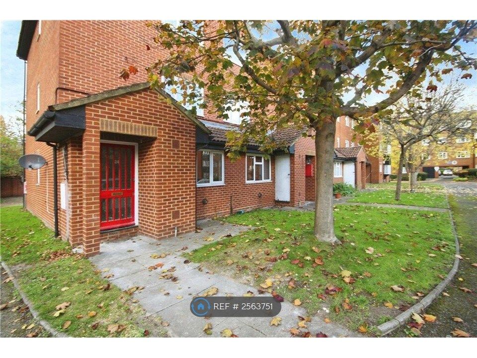 Property photo 1 of 11 Entrance