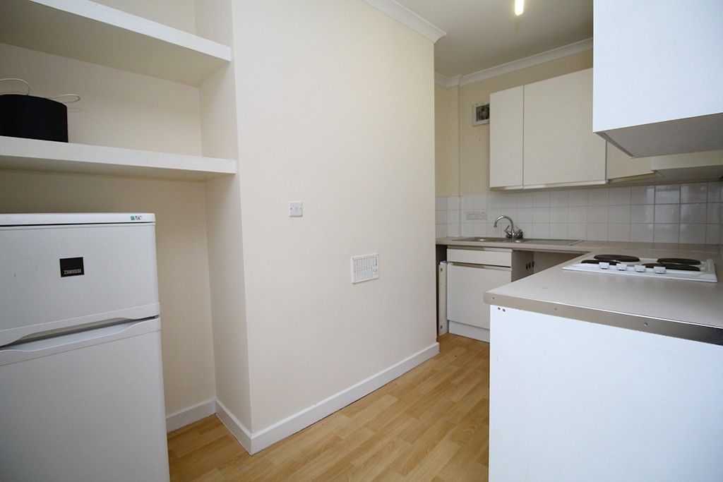 Property photo 3 of 21 Kitchen
