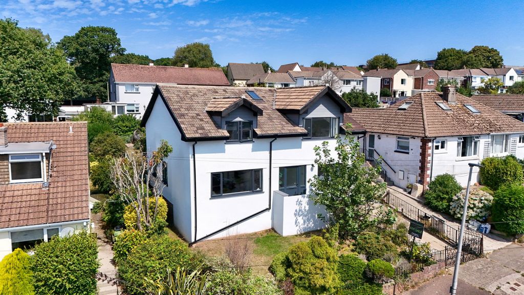 Property photo 1 of 31