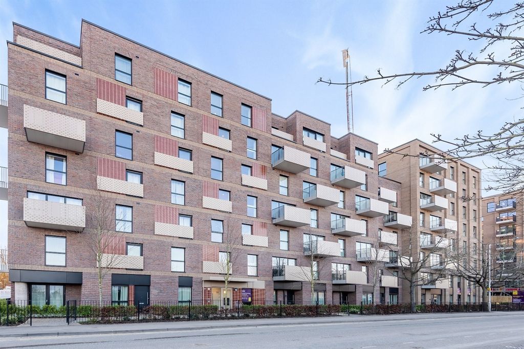 Property photo 1 of 11 (Main)