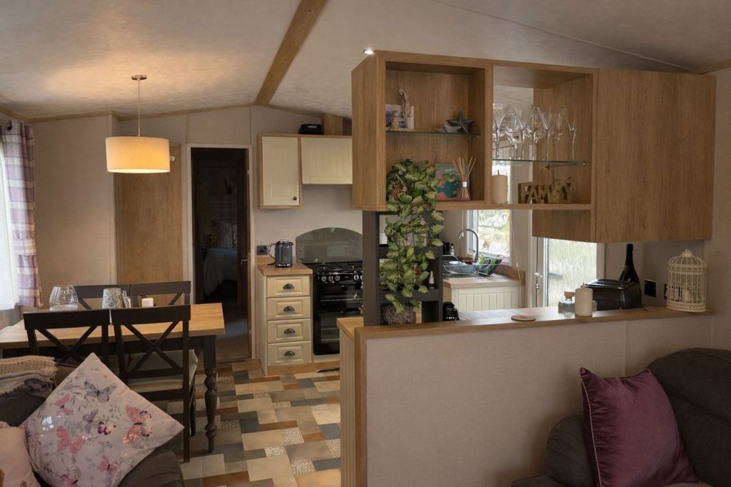 Property photo 3 of 8 Af83H6981Bc7c5233A.Jpg