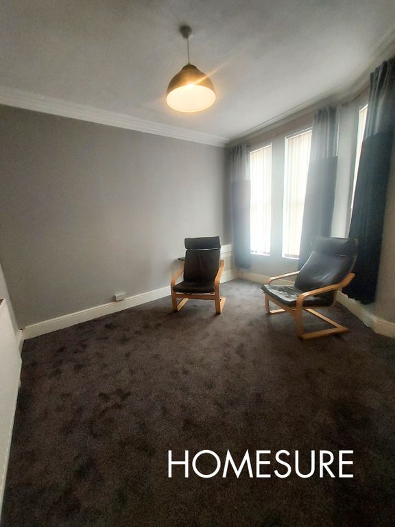 Property photo 3 of 9 Lounge