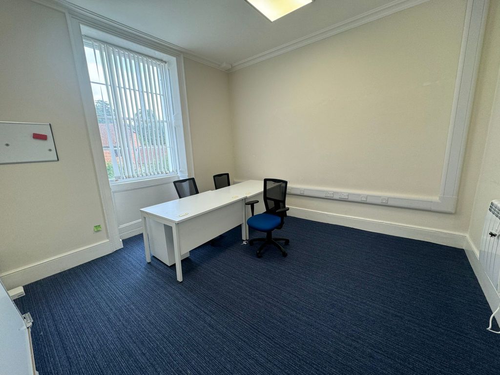 Property photo 1 of 2