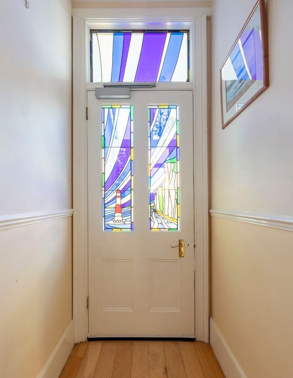 Property photo 2 of 25