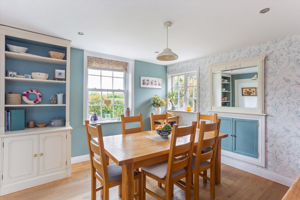 Property photo 2 of 20 Image