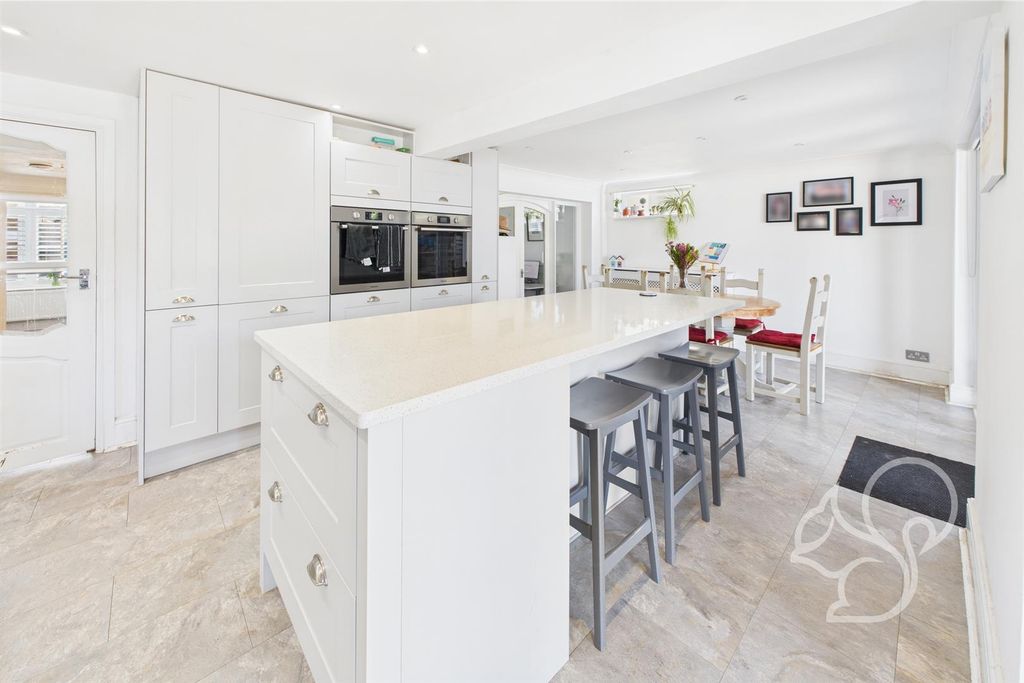 Property photo 2 of 37 Cam03877G0-Pr0182-Still012.Jpg