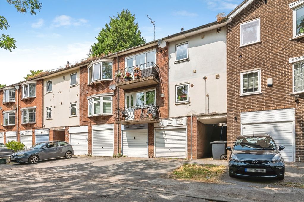 Property photo 1 of 11 Pbox-Img.Jpg