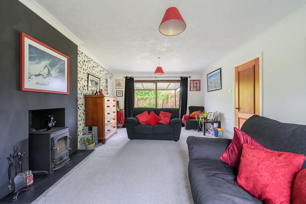 Property photo 3 of 28