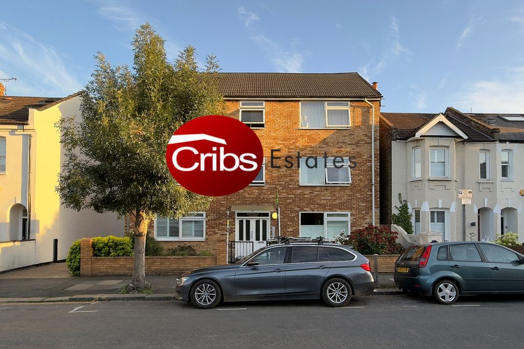 Property photo 1 of 13 Newly Refurbished One Bedroom Flat In Wimbledon (999-Year Lease)