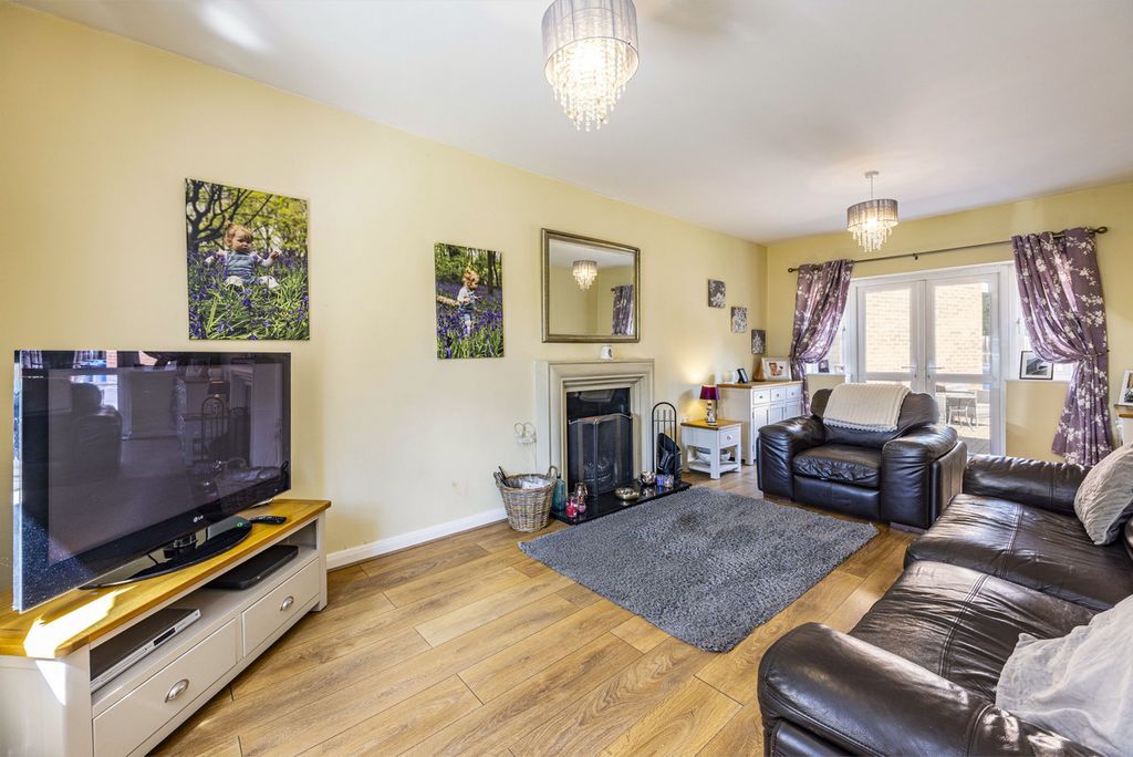Property photo 3 of 19
