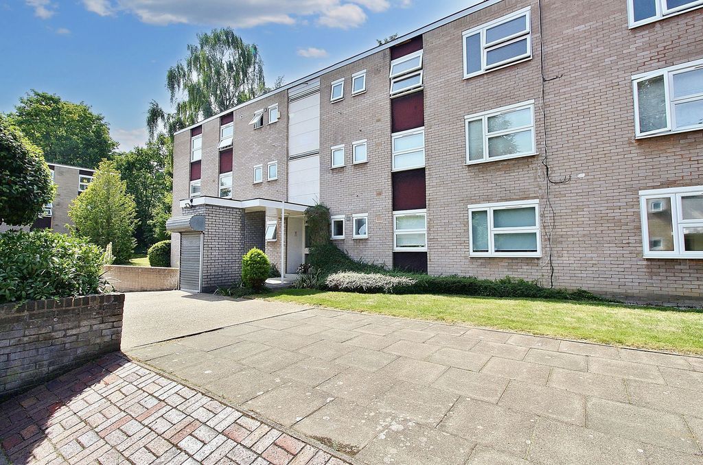 Property photo 1 of 8