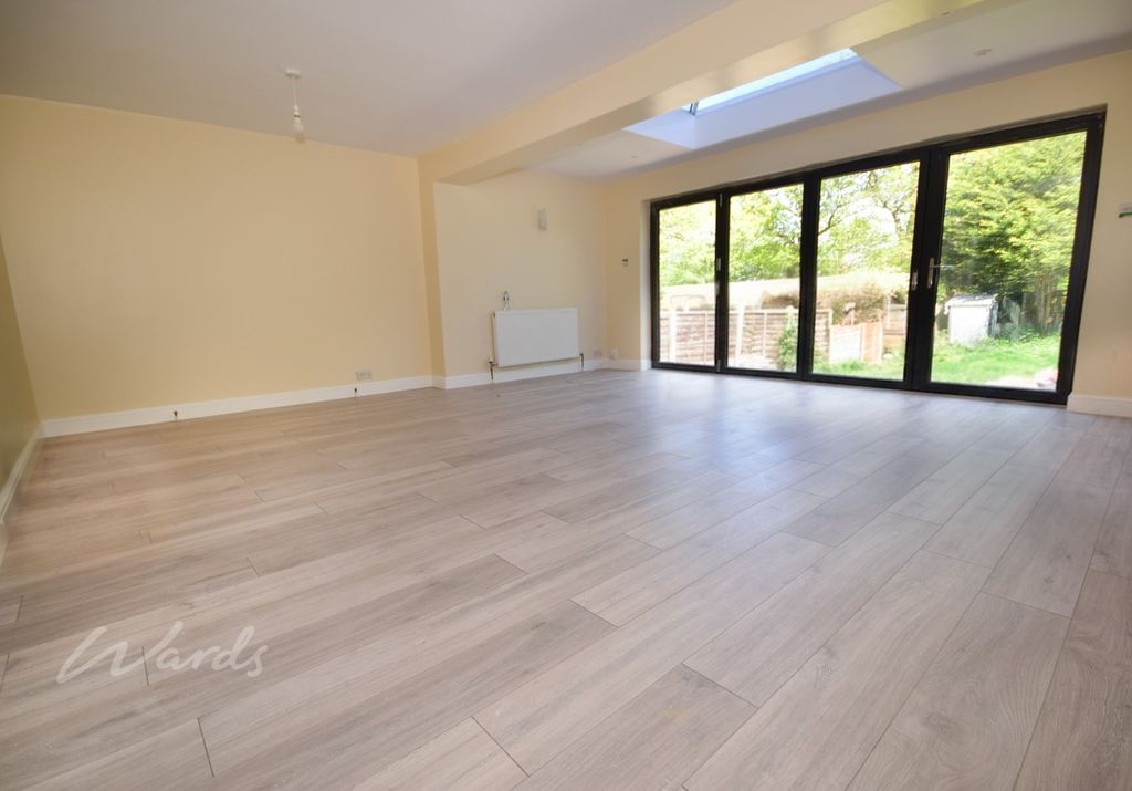 Property photo 3 of 10 Ballens Lounge