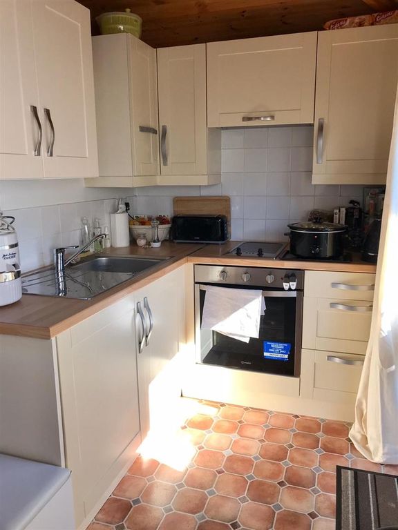 Property photo 3 of 5 Kitchen 1.Jpg