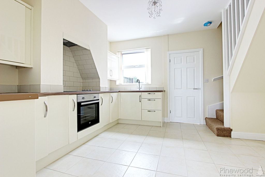 Property photo 3 of 13 Kitchen Diner