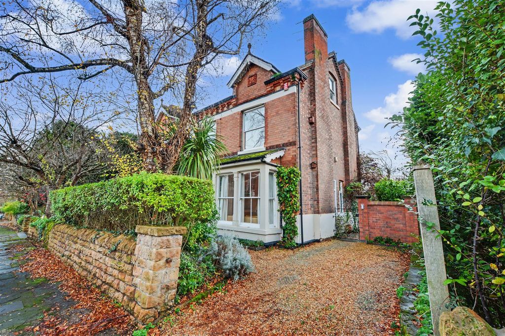 Property photo 1 of 46 Driveway (2).Jpeg