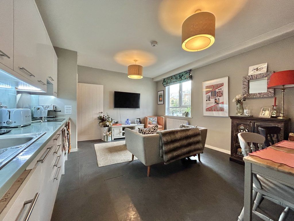 Property photo 3 of 9