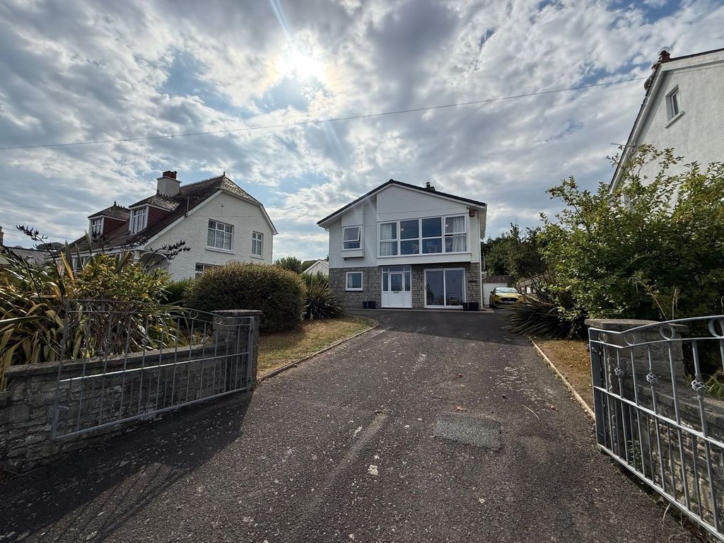 Property photo 2 of 42