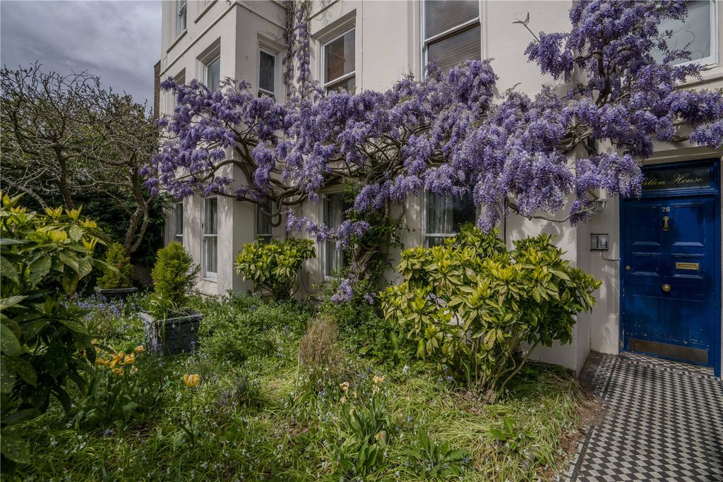 Property photo 2 of 10 Picture No. 06