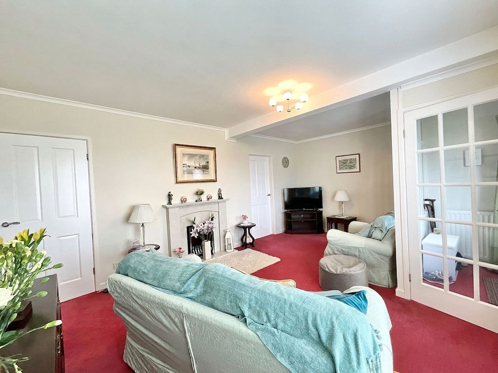 Property photo 3 of 21
