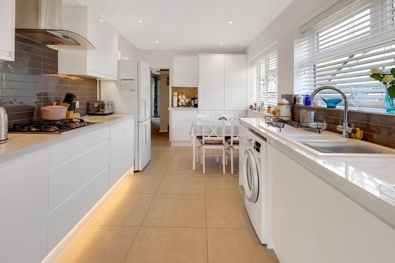 Property photo 2 of 20 5054993