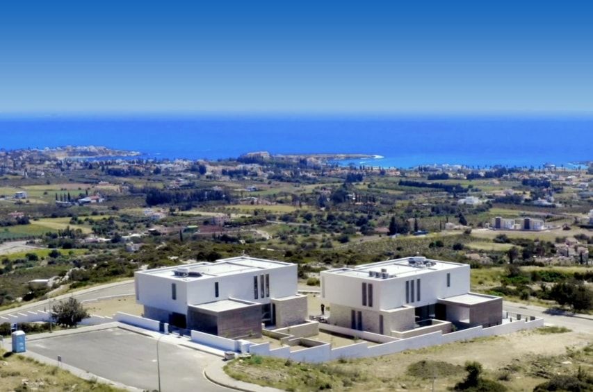 Property photo 3 of 32