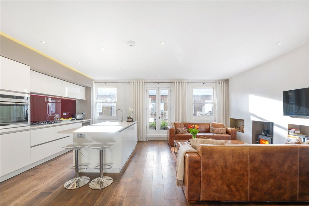 Property photo 1 of 11 Reception Room