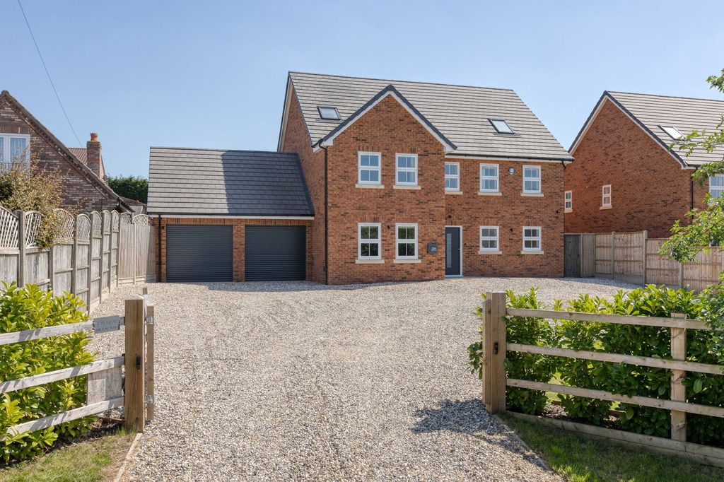 Property photo 2 of 38