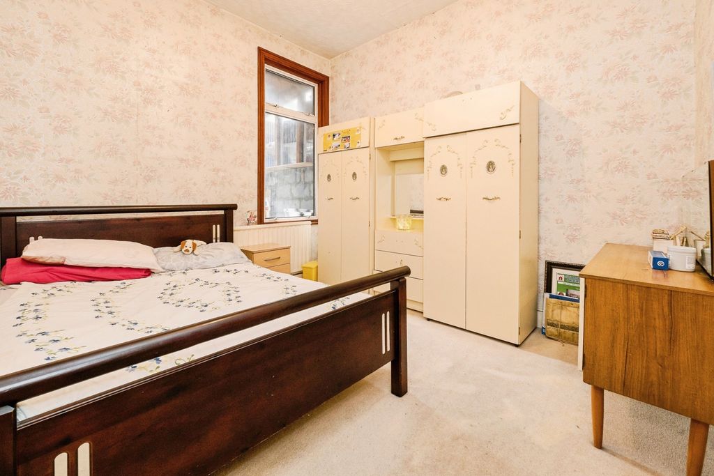 Property photo 3 of 19 Pbox-Img.Jpg