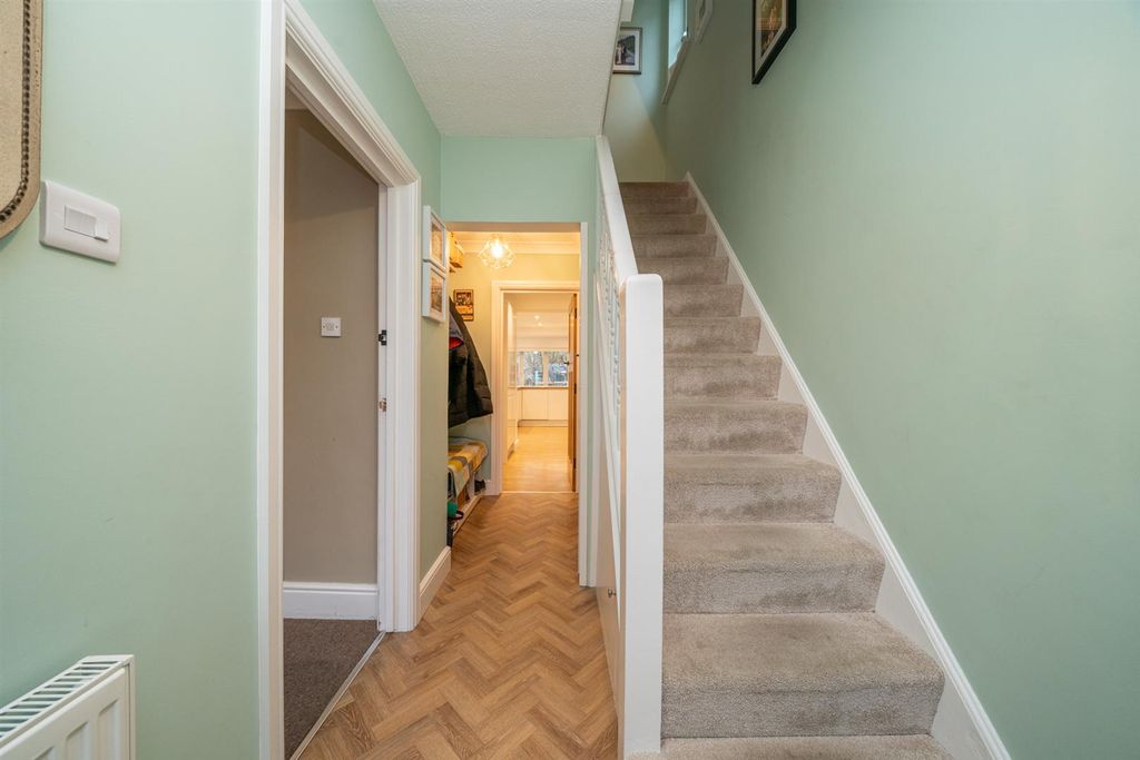 Property photo 3 of 35 33-Hedley-Road-5300.Jpg