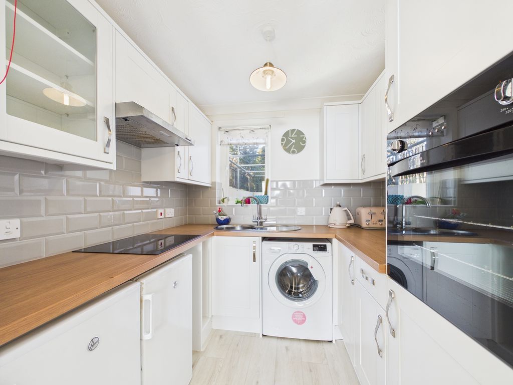 Property photo 3 of 14 Kitchen