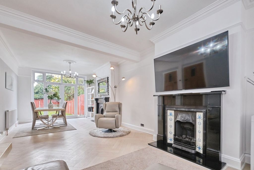 Property photo 2 of 20