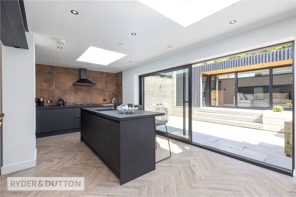 Property photo 3 of 22 Attractive Kitchen