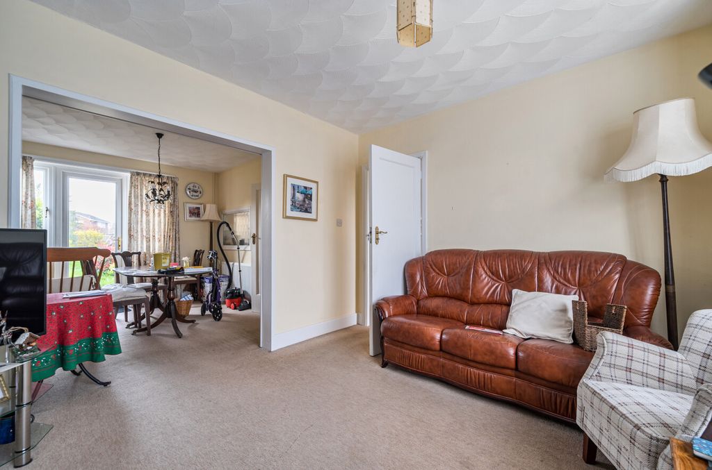 Property photo 3 of 15 1435203-16-69c179...