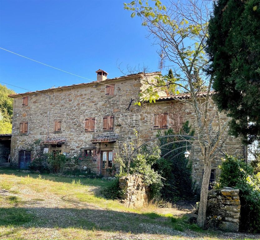 Property photo 1 of 37 Stone Farmhouse Partially Renovated In Ghiaccio, Umbria.
