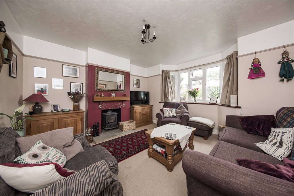 Property photo 3 of 18 Living Room