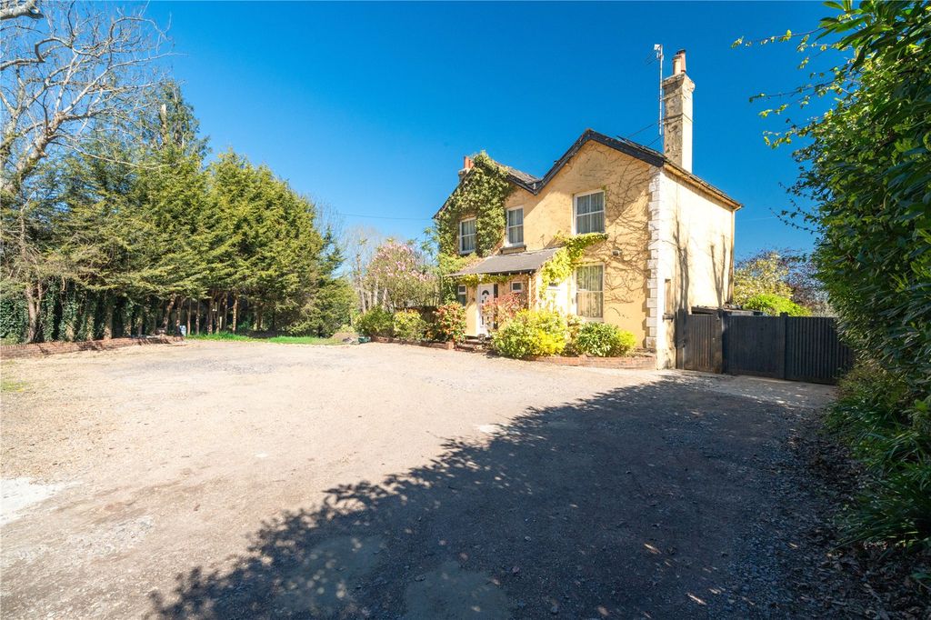 Property photo 2 of 36 Picture No. 81