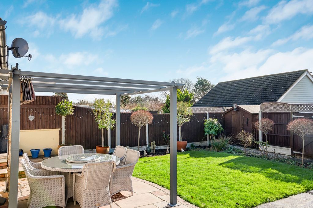 Property photo 2 of 19 Garden