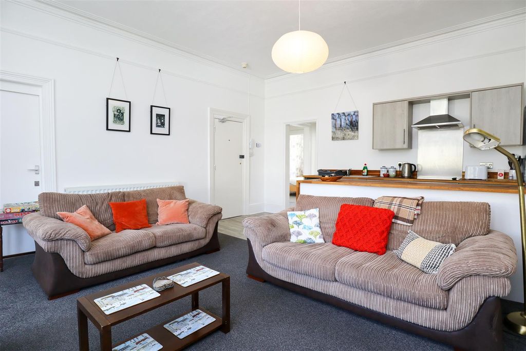 Property photo 1 of 10 Open-Plan Kitchen/Living Room