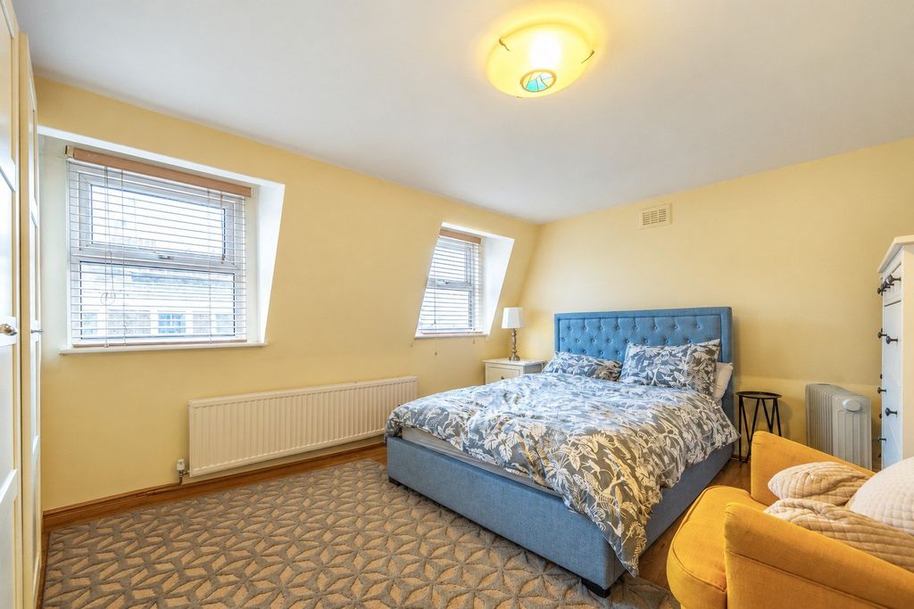 Property photo 2 of 9 Picture No. 14