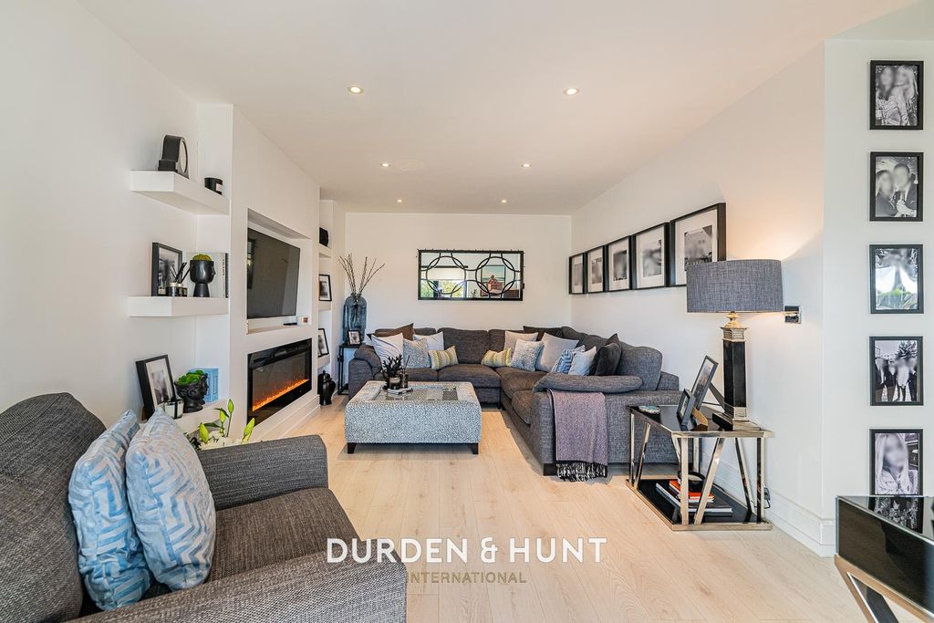 Property photo 3 of 30 Wentworth-35.Jpg