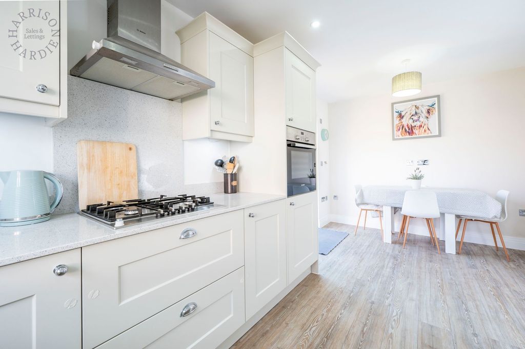 Property photo 2 of 12 Kitchen / Diner