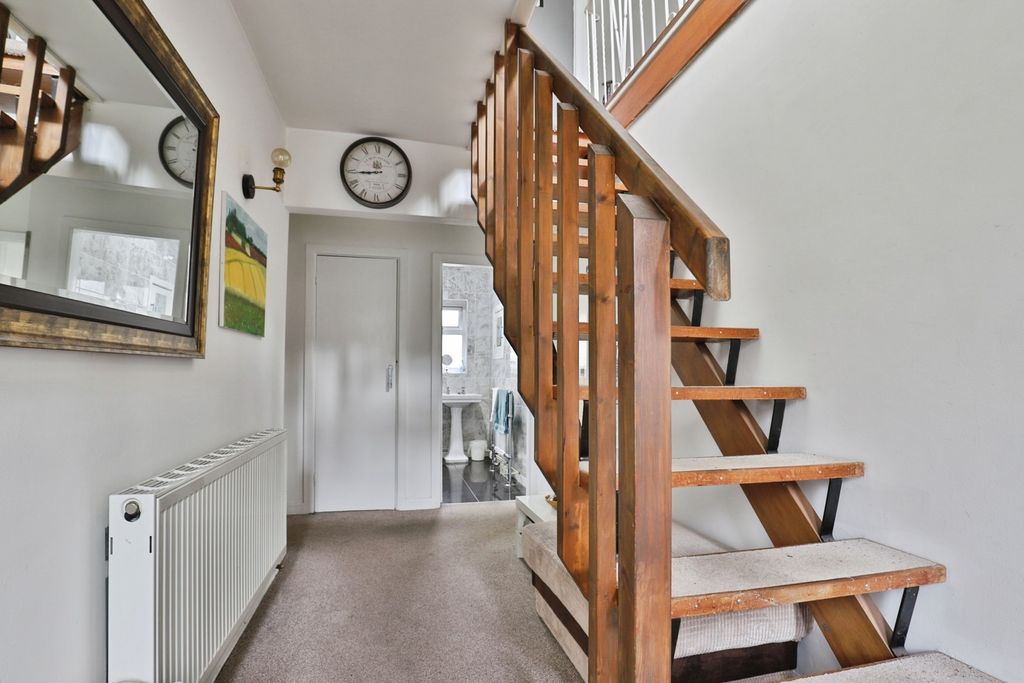 Property photo 2 of 20 Pbox-Img.Jpg