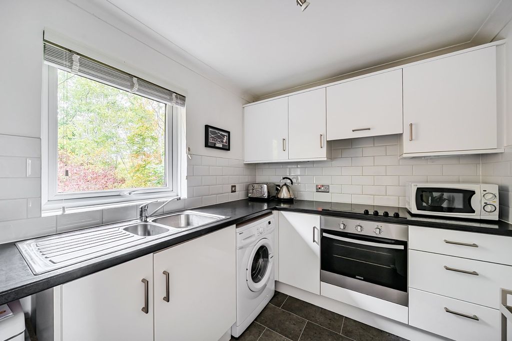 Property photo 2 of 16 Kitchen