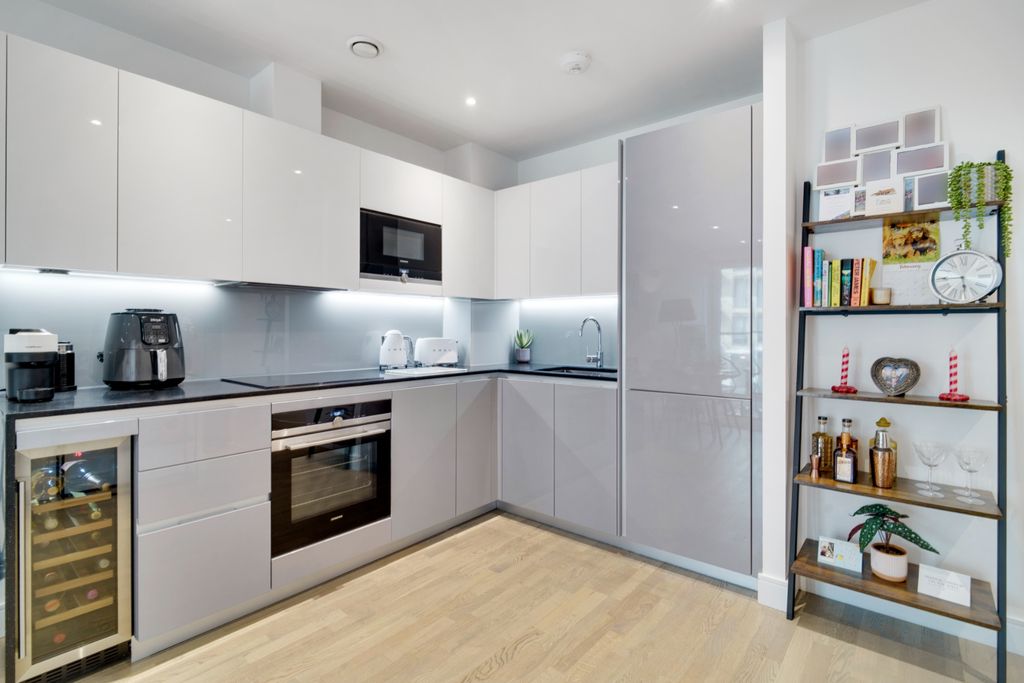 Property photo 3 of 16 Photo 21