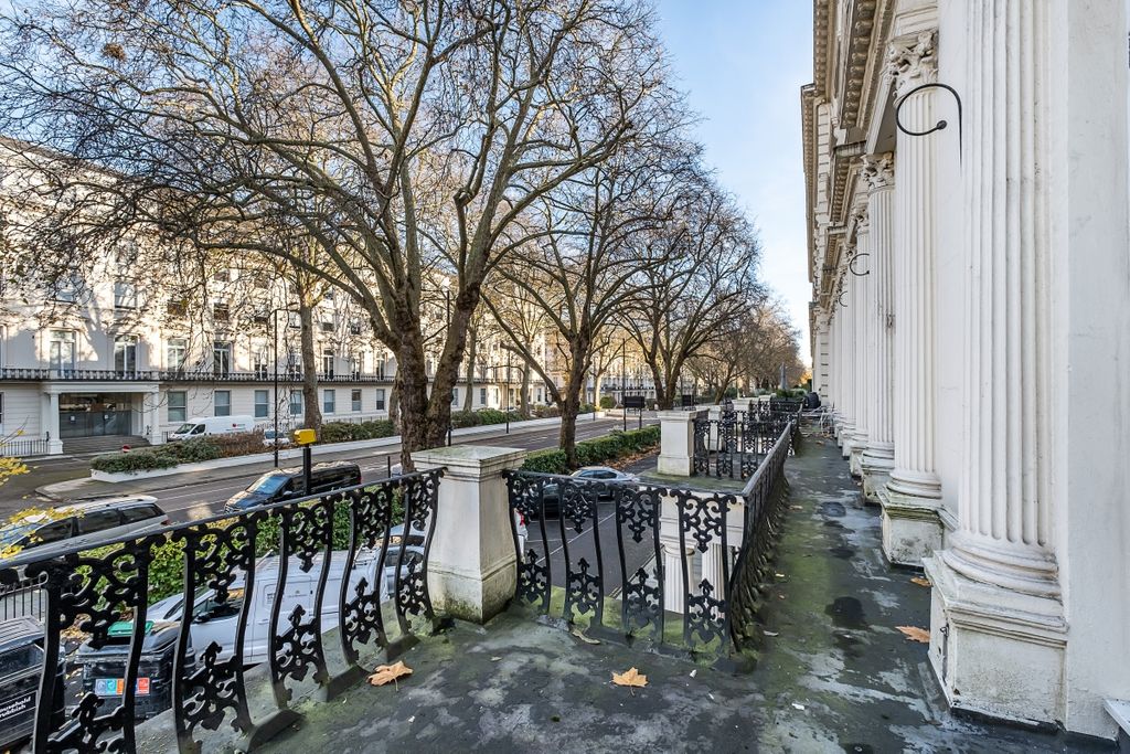 Property photo 3 of 8 Balcony