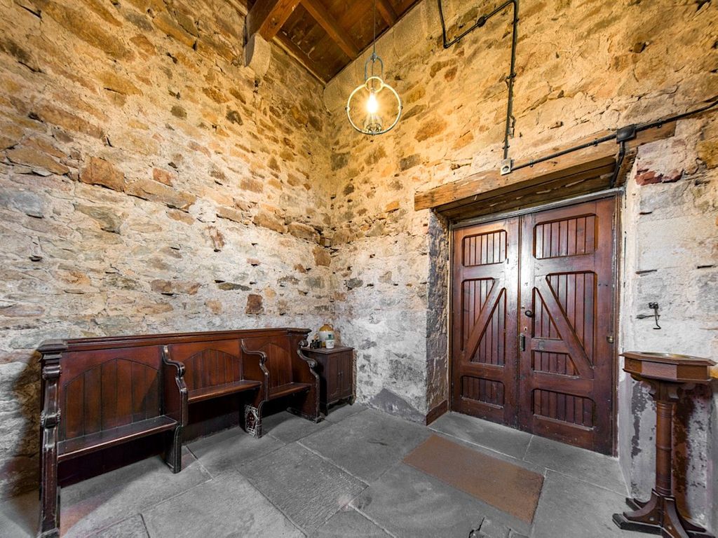 Property photo 3 of 14 Entranceway